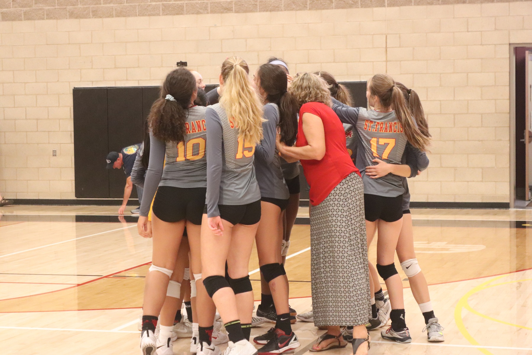 Volleyball Pulls Out Five-Setter at Cosumnes Oaks