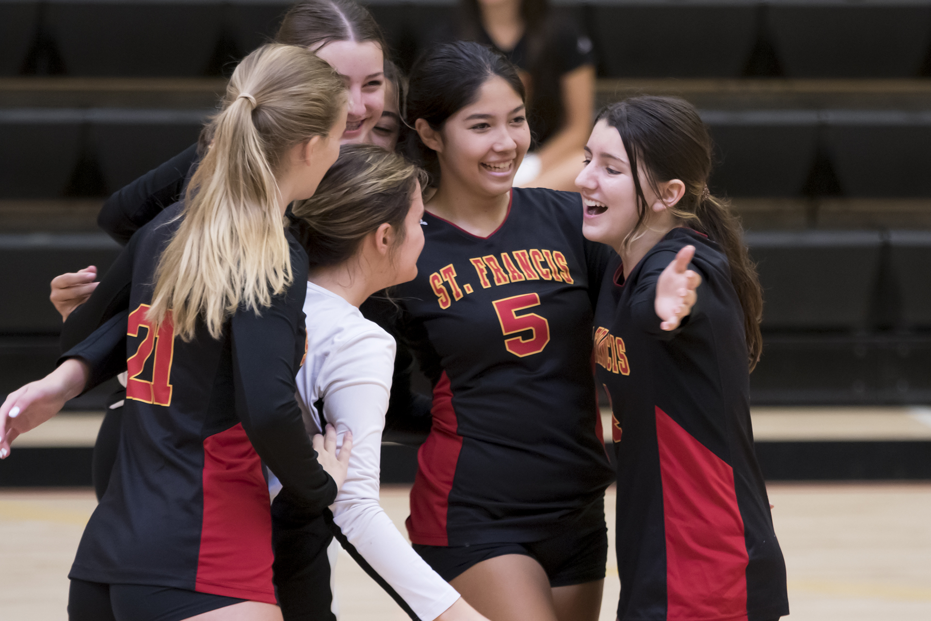 Frosh volleyball rolls past Thunder