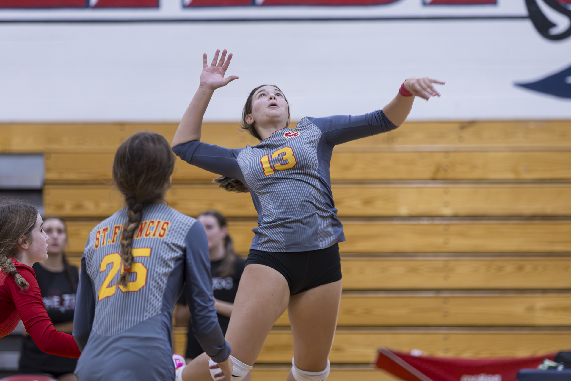 Frosh volleyball serves up quick win at PG