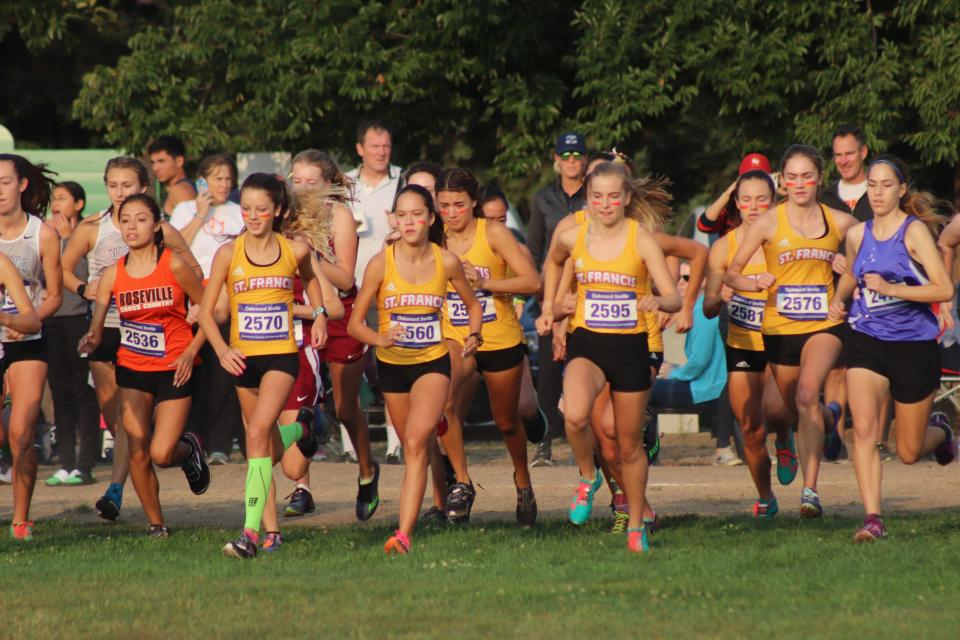Cross Country Sweeps Oakmont Invitational Titles